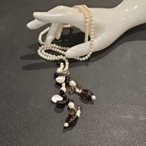 Fashion Jewelry Pearl and Black Bead Necklace